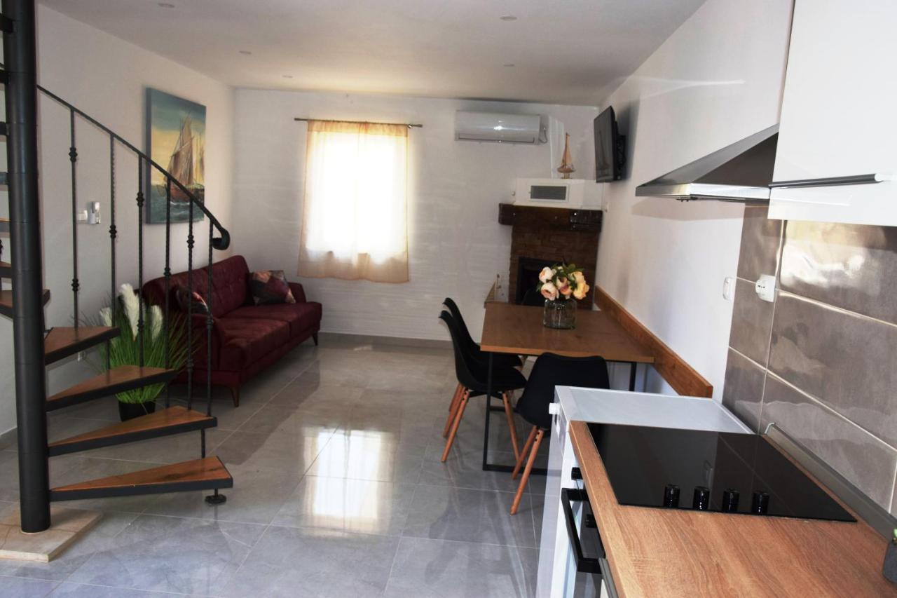 Marta II Your Holiday Home In Seget Center Трогир Экстерьер фото