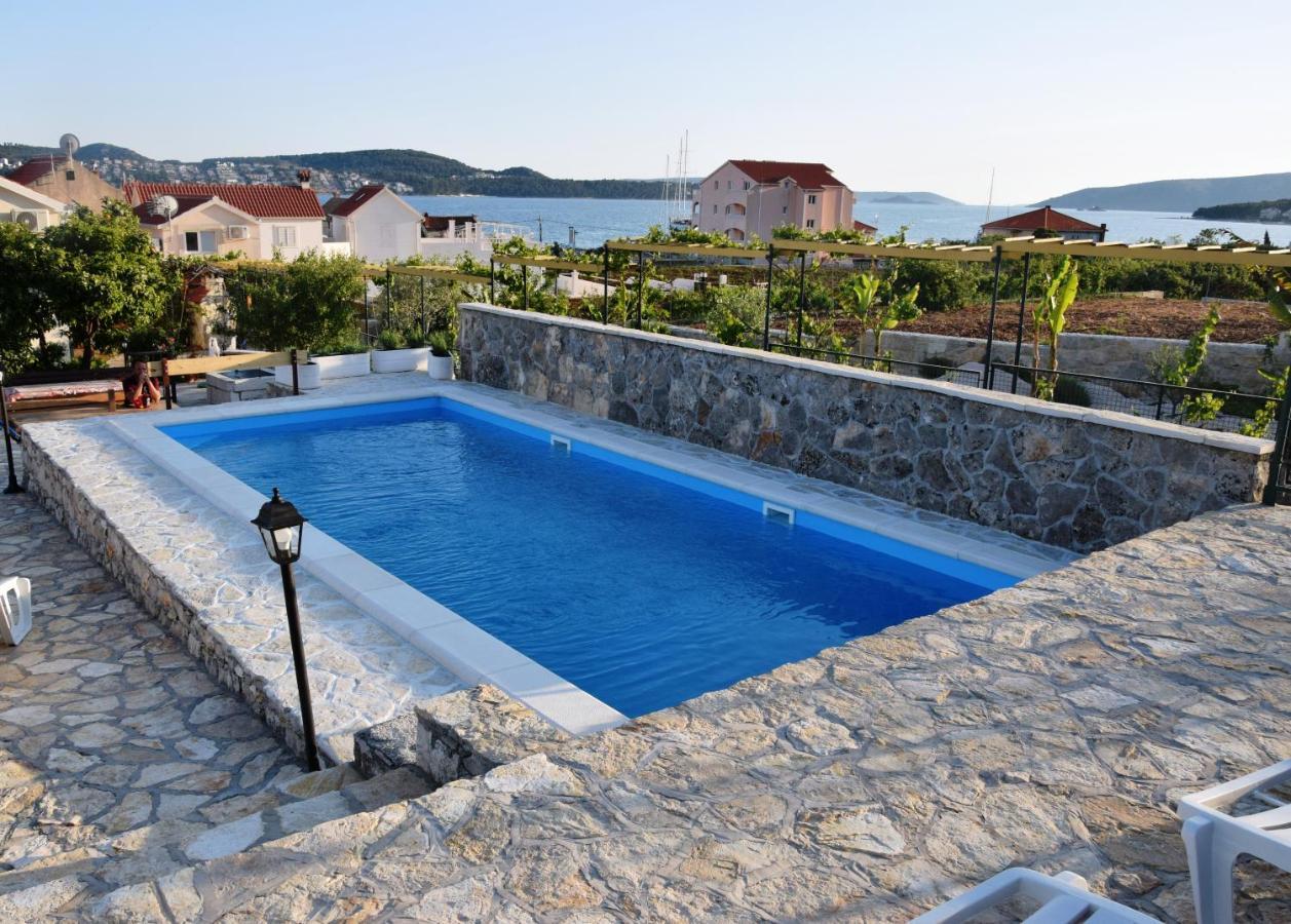 Marta II Your Holiday Home In Seget Center Трогир Экстерьер фото