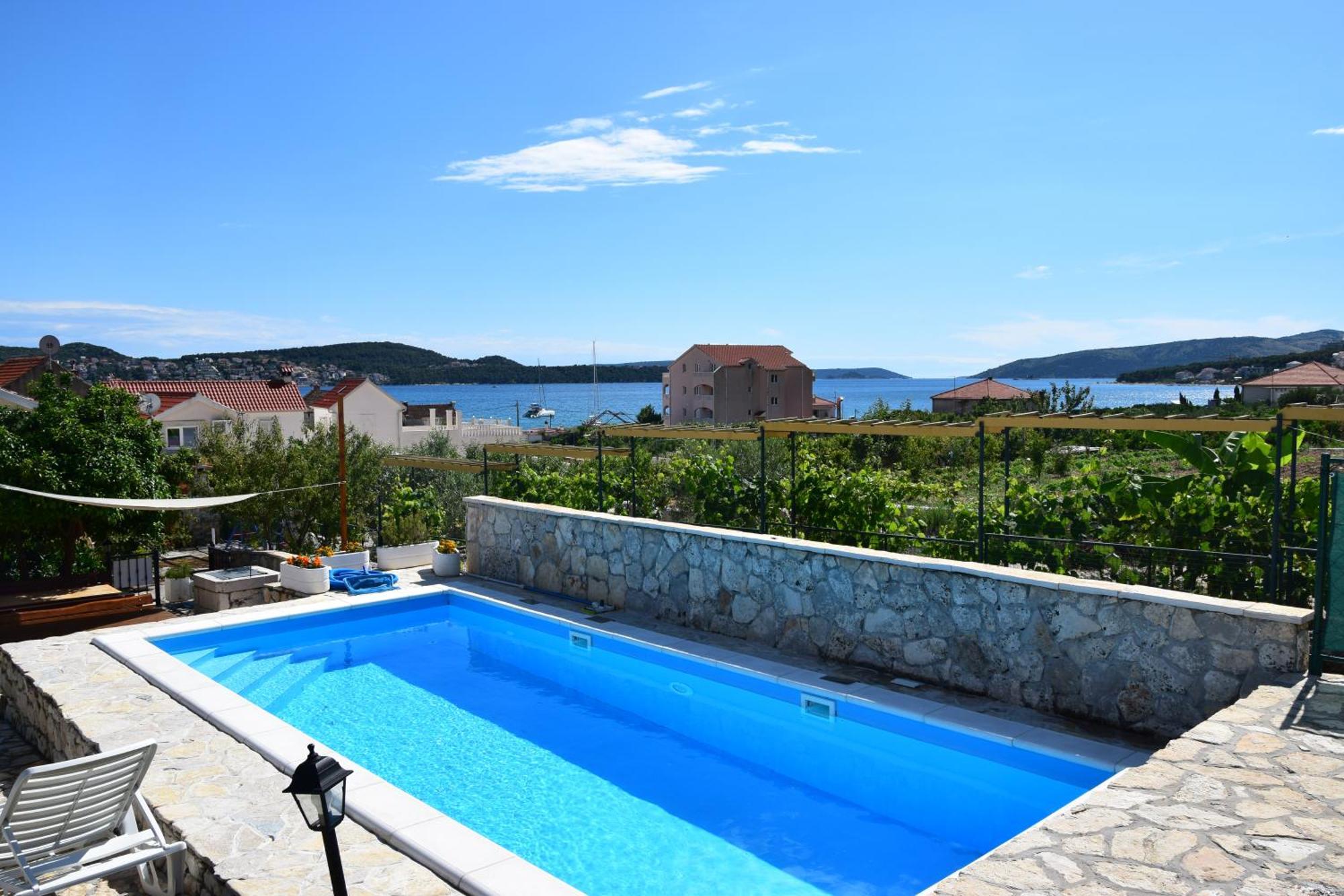 Marta II Your Holiday Home In Seget Center Трогир Экстерьер фото